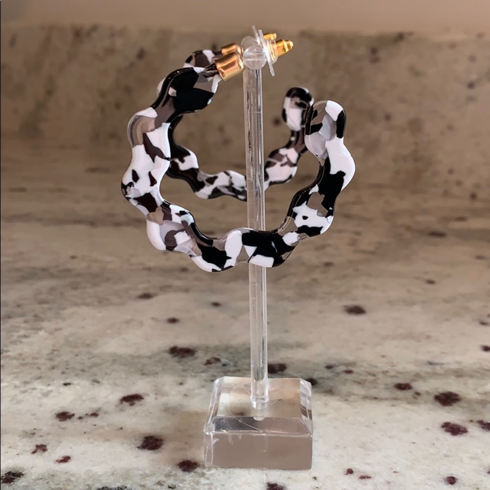 Express Black and White Scallop Hoops